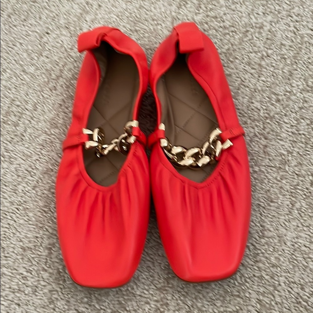 NWOB Aerosoles Chic Red Ballet Flats with Gold Chain
